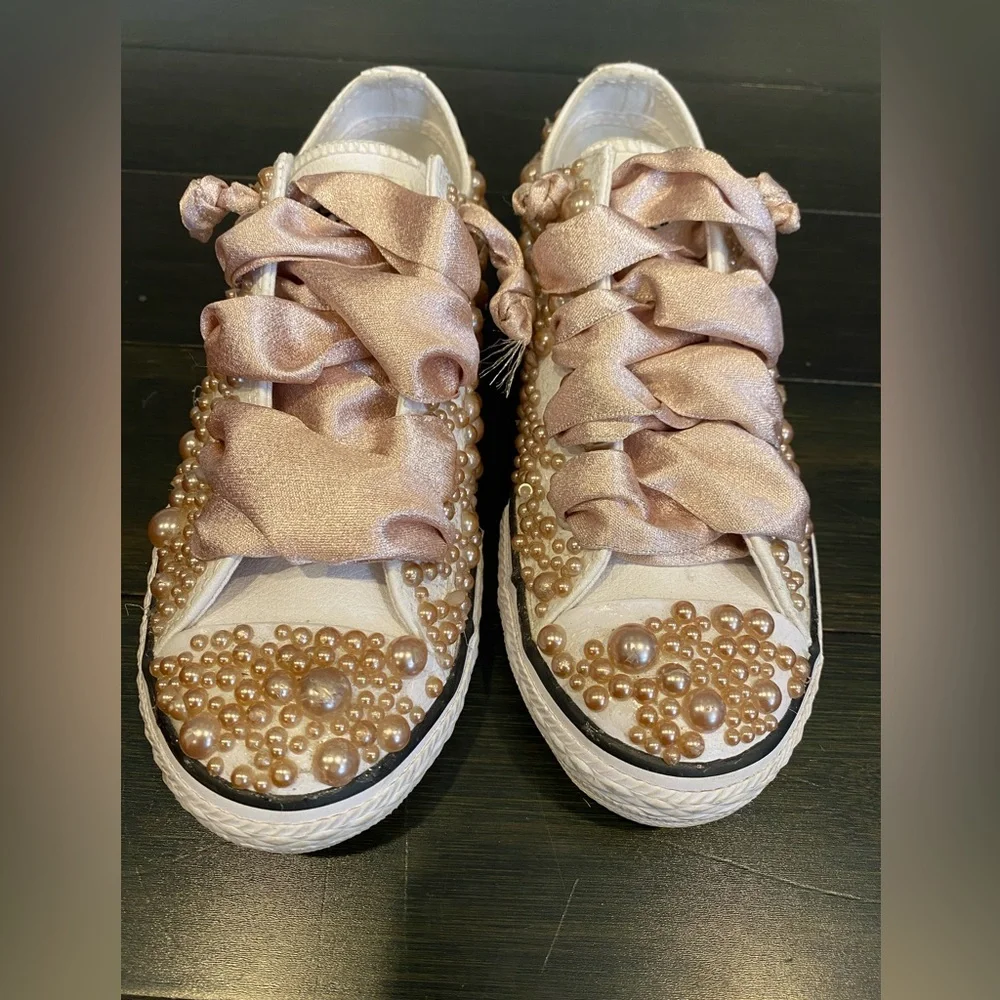 🔹Blinged converse shoes Custom order, pearls and rhinestone